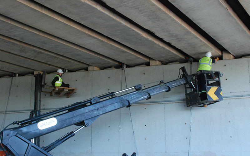 Synchronized-Lifting-System-03